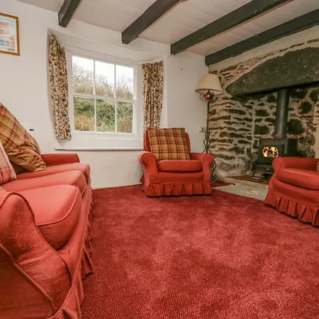 Tregithey Farmhouse *