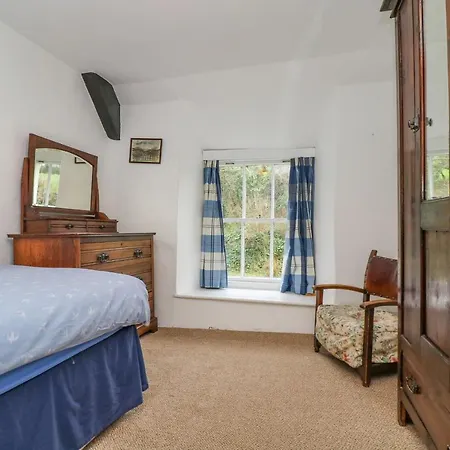 Tregithey Farmhouse Holiday home *
